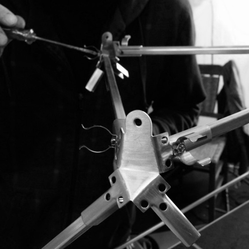 steffi bühlmaier steffibuehlmaier - lichtobjekt - lamp design - diamant - connected brass pipes