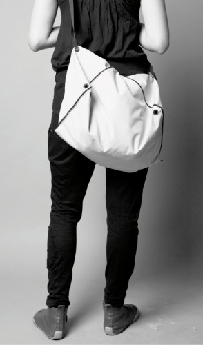 steffi b&uuml;hlmaier steffibuehlmaier - falter - bag design - model with bag