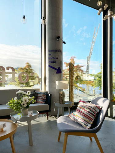 Steffi Bühlmaier Set Design. Display at the pop up store at foodlab Hamburg with products from South Tyrol.