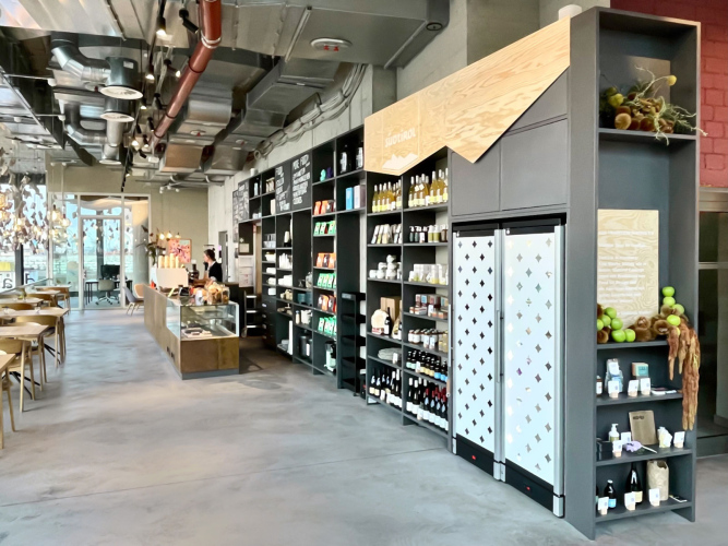 Steffi Bühlmaier Set Design. Pop up store at foodlab Hamburg with products from South Tyrol.