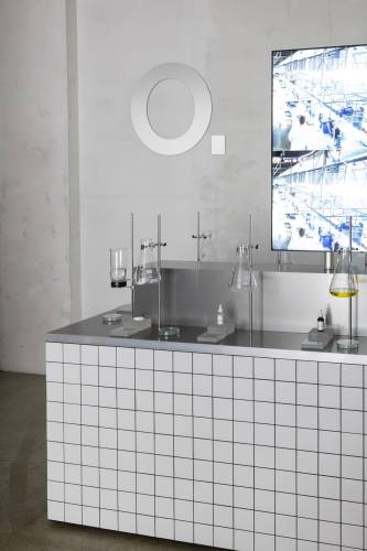 Steffi Bühlmaier Set Design. Tiled counter for skincare brand The Ordinary’s temporary showroom at the Highsnobiety Store in Berlin.