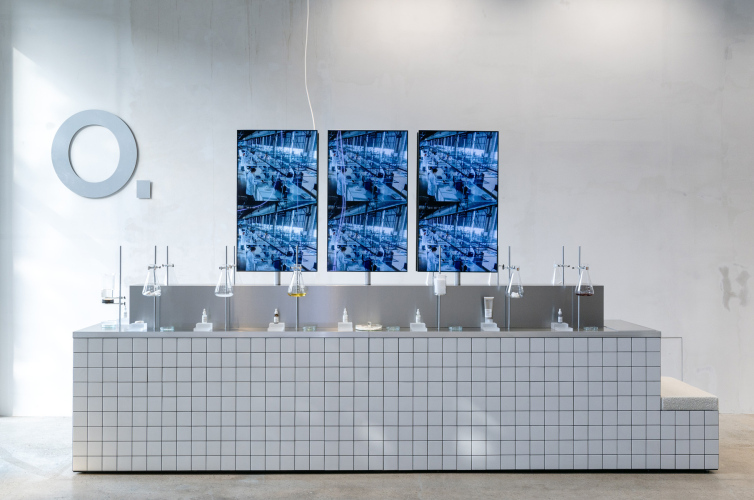 Steffi Bühlmaier Set Design. Tiled counter for skincare brand The Ordinary’s temporary showroom at the Highsnobiety Store in Berlin.