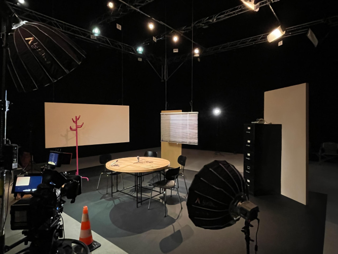 Steffi Bühlmaier Set Design. Studio Setbau für die True-Crime TV-Serie „DARK MINDS - Das Böse in Uns“