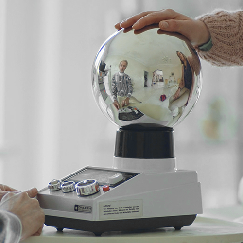 steffi b&uuml;hlmaier steffibuehlmaier - shortfilm by micky s&uuml;lzer - props design - dr. greyff's device