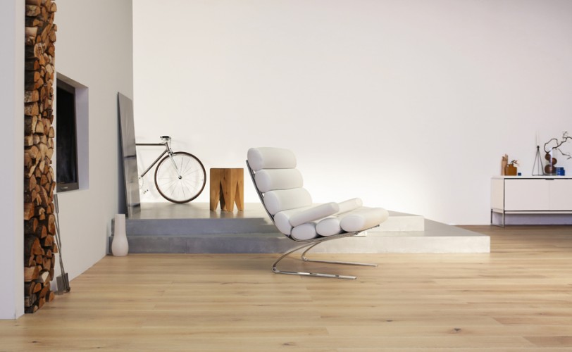 steffi b&uuml;hlmaier steffibuehlmaier - miele - commercial film set with chair