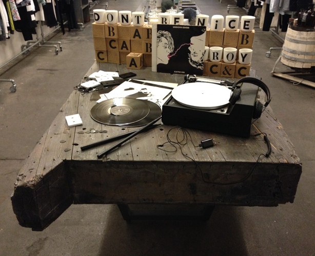 steffi b&uuml;hlmaier steffibuehlmaier - converse - shop styling props - wooden table with turntable