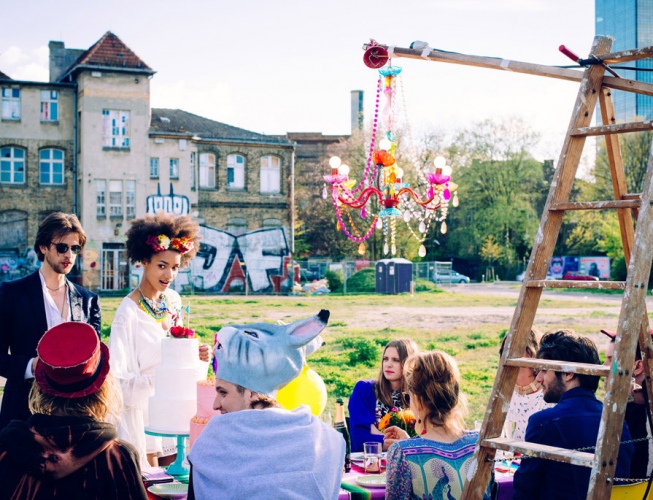 steffi b&uuml;hlmaier steffibuehlmaier - moby m&ouml;we - music video - friends picknick party in berlin