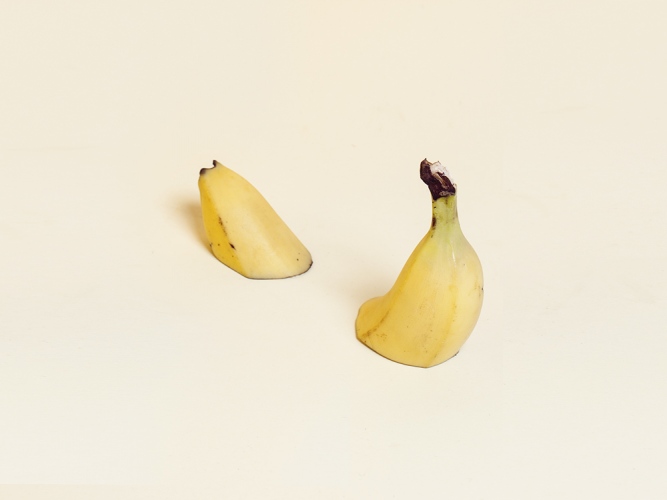 steffi b&uuml;hlmaier steffibuehlmaier - obstsalat - fruit art with banana cut in pieces - stefanie manns