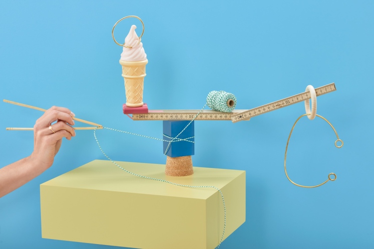 steffi b&uuml;hlmaier steffibuehlmaier - hands on - jewelry installation with yellow cube, hand and icecream - christian angl